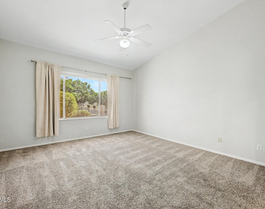 405 W Primoroso Drive - Photo Thumbnail 12