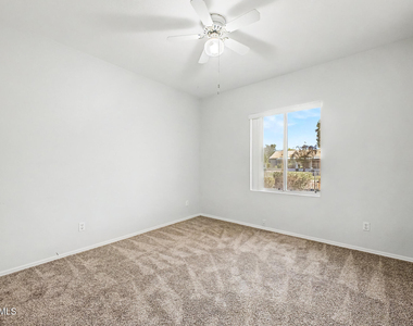 405 W Primoroso Drive - Photo Thumbnail 18