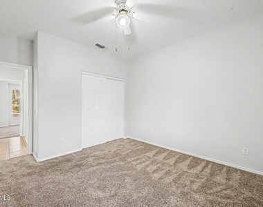 405 W Primoroso Drive - Photo Thumbnail 19
