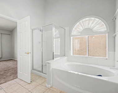 405 W Primoroso Drive - Photo Thumbnail 16