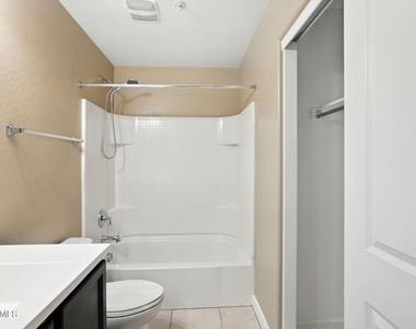 240 W Juniper Avenue - Photo Thumbnail 17