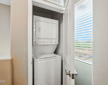 240 W Juniper Avenue - Photo Thumbnail 25