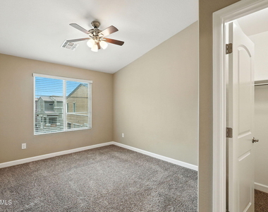 240 W Juniper Avenue - Photo Thumbnail 19