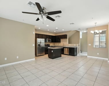 240 W Juniper Avenue - Photo Thumbnail 7