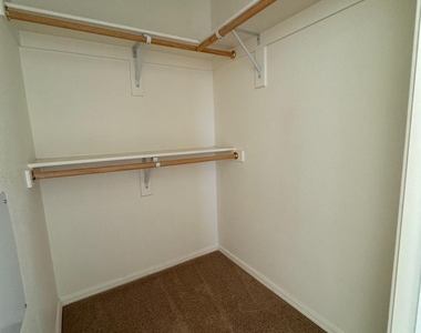 2402 E 5th Street - Photo Thumbnail 17