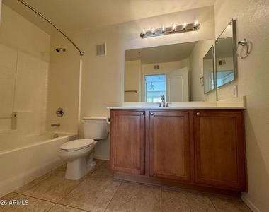 2402 E 5th Street - Photo Thumbnail 18