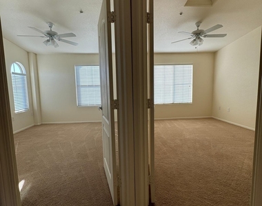 2402 E 5th Street - Photo Thumbnail 13