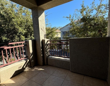 2402 E 5th Street - Photo Thumbnail 11