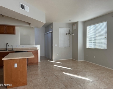 2402 E 5th Street - Photo Thumbnail 6