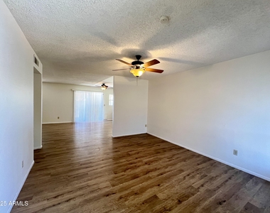 2043 E Jerome Avenue - Photo Thumbnail 2