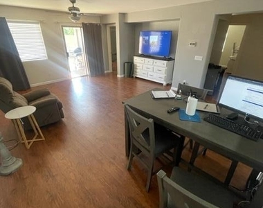 9313 W Ross Avenue - Photo Thumbnail 10