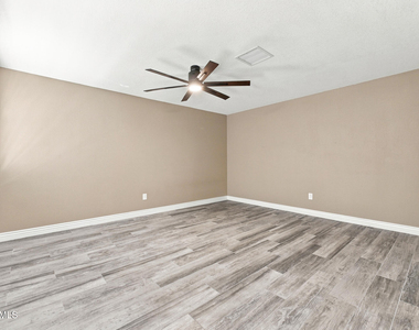 10720 E Clinton Street - Photo Thumbnail 10