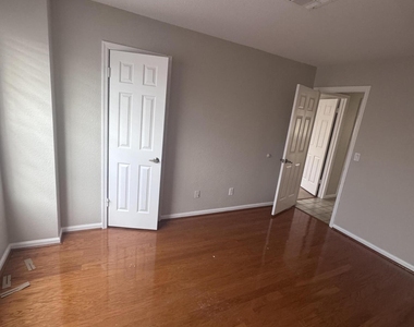 11127 E Clinton Street - Photo Thumbnail 18