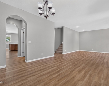 14459 N 135th Drive - Photo Thumbnail 8