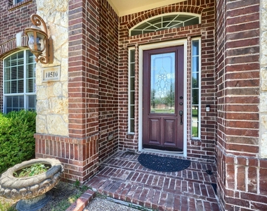 10510 Toffenham Drive - Photo Thumbnail 2