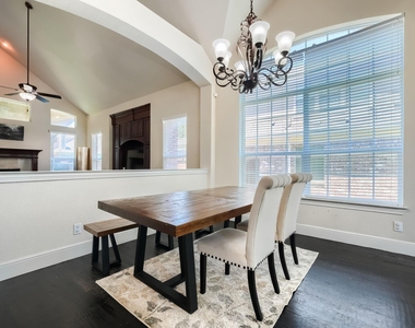 10510 Toffenham Drive - Photo Thumbnail 7