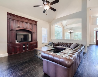 10510 Toffenham Drive - Photo Thumbnail 11