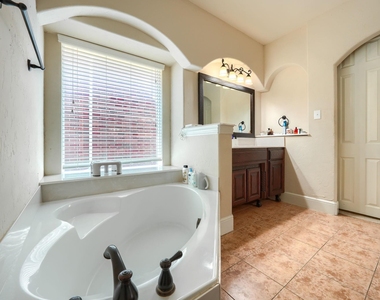 10510 Toffenham Drive - Photo Thumbnail 23