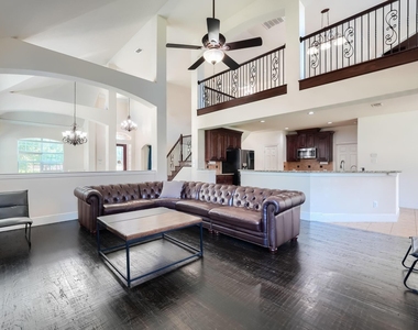 10510 Toffenham Drive - Photo Thumbnail 12