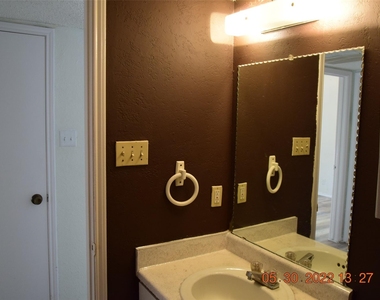 1705 Patricia Street - Photo Thumbnail 8