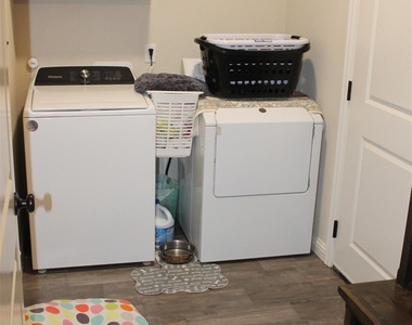 4011 Gallivant Drive - Photo Thumbnail 6