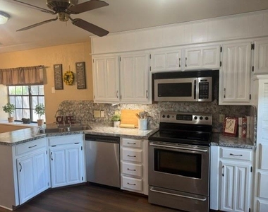905 Summer Trail - Photo Thumbnail 13