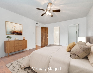 10906 Listi Drive - Photo Thumbnail 4