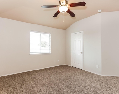 7439 Gallo - Photo Thumbnail 8
