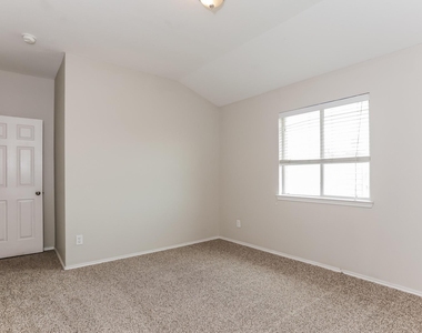 7439 Gallo - Photo Thumbnail 10