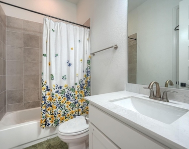 2532 Blackpool Court - Photo Thumbnail 17