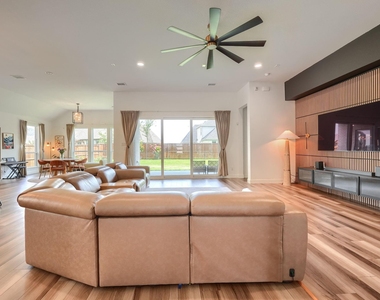 2532 Blackpool Court - Photo Thumbnail 3
