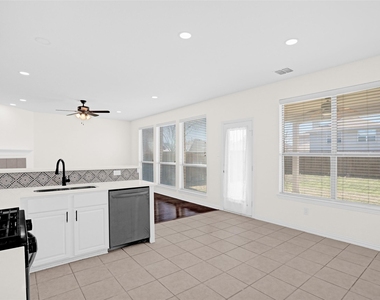 325 Highland Creek Drive - Photo Thumbnail 12