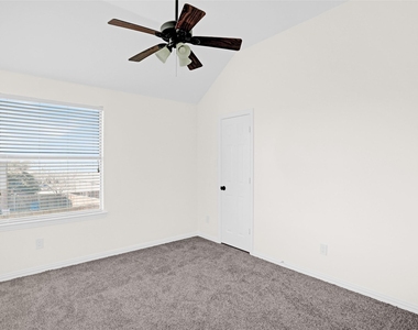 325 Highland Creek Drive - Photo Thumbnail 22