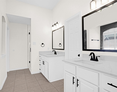 325 Highland Creek Drive - Photo Thumbnail 16