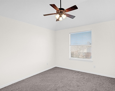 325 Highland Creek Drive - Photo Thumbnail 25