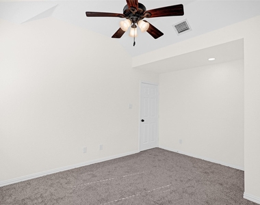 325 Highland Creek Drive - Photo Thumbnail 29