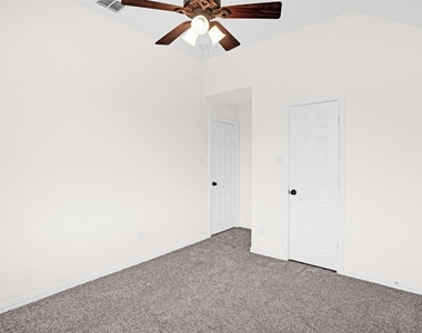 325 Highland Creek Drive - Photo Thumbnail 26