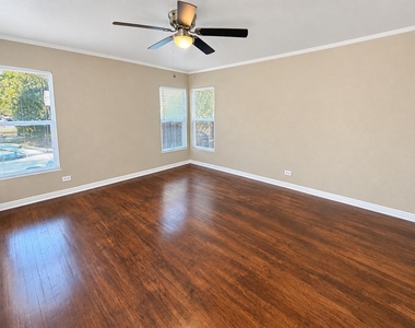 1514 Cedarcrest Drive - Photo Thumbnail 9