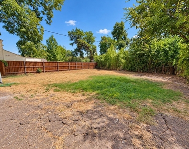 1514 Cedarcrest Drive - Photo Thumbnail 11