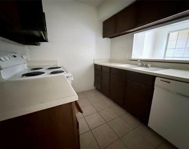 12480 Abrams Road - Photo Thumbnail 6