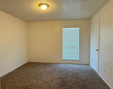 12480 Abrams Road - Photo Thumbnail 7
