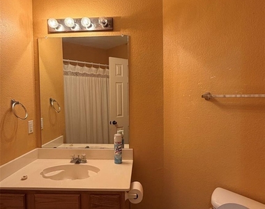 1035 Port Isabel Drive - Photo Thumbnail 17