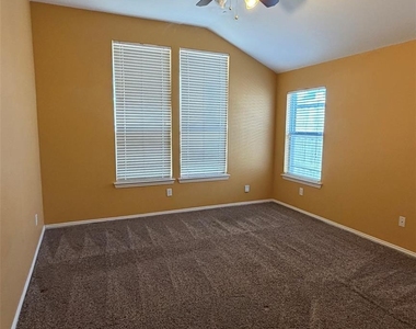 1035 Port Isabel Drive - Photo Thumbnail 8