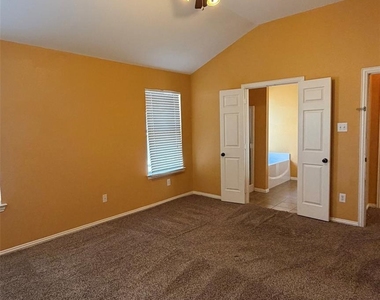 1035 Port Isabel Drive - Photo Thumbnail 9