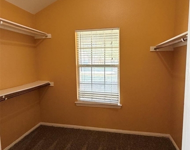 1035 Port Isabel Drive - Photo Thumbnail 12