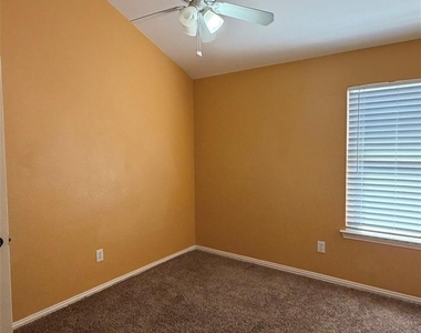 1035 Port Isabel Drive - Photo Thumbnail 15