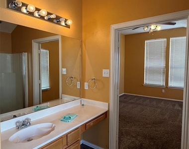 1035 Port Isabel Drive - Photo Thumbnail 10