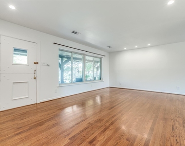 9347 Angora Street - Photo Thumbnail 4