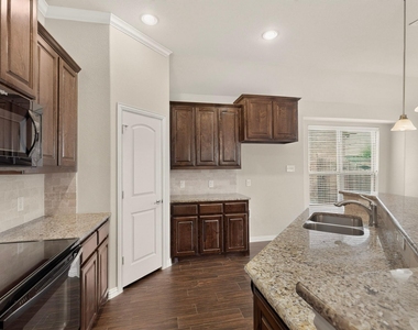 2100 Mcallister - Photo Thumbnail 17