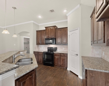 2100 Mcallister - Photo Thumbnail 16